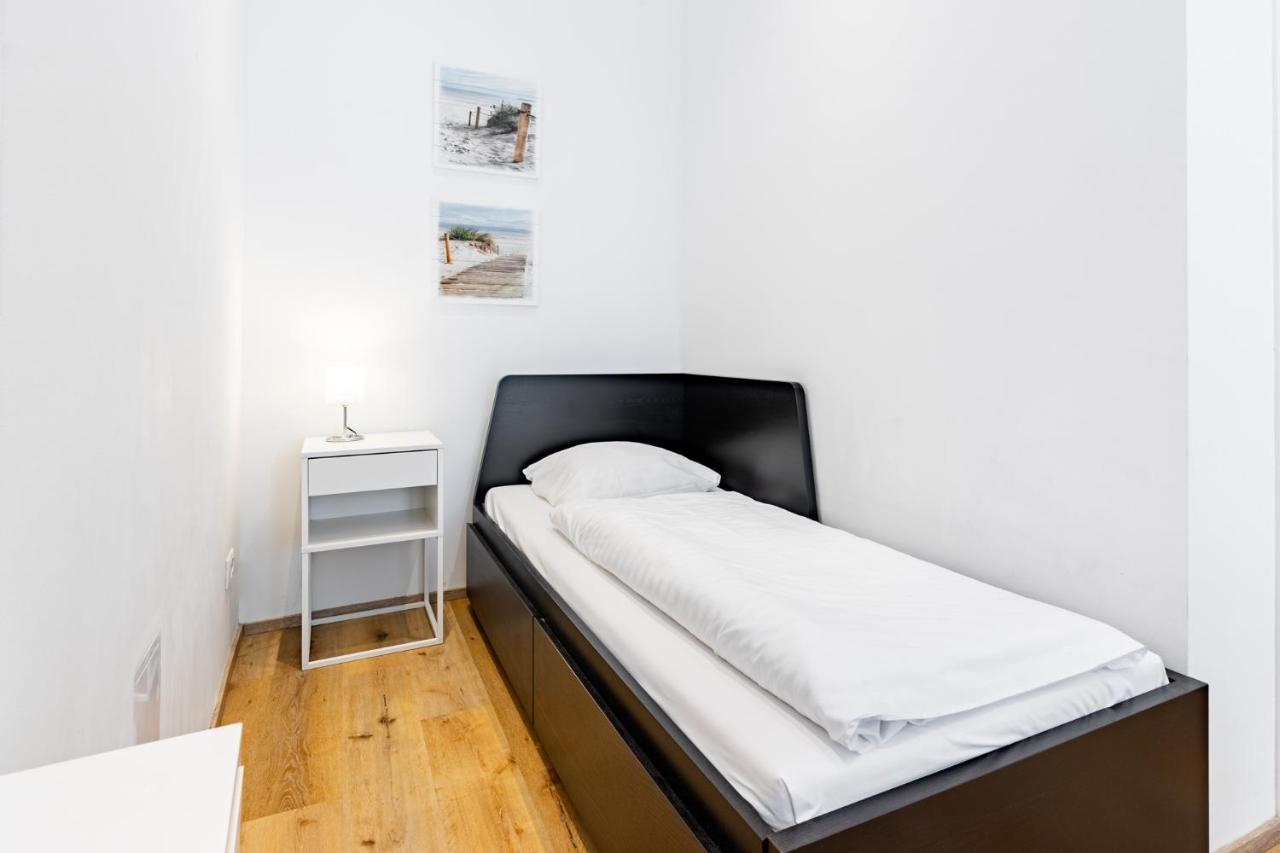 Budget Rooms West With Shared Kitchen Wien Exterior foto