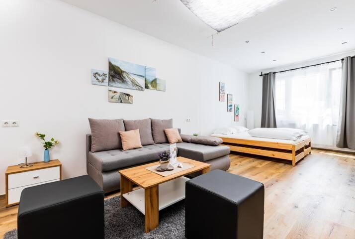 Budget Rooms West With Shared Kitchen Wien Exterior foto
