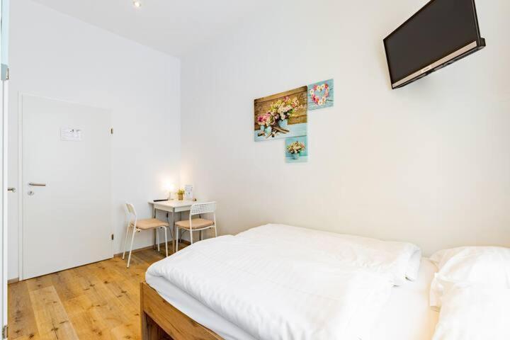 Budget Rooms West With Shared Kitchen Wien Exterior foto