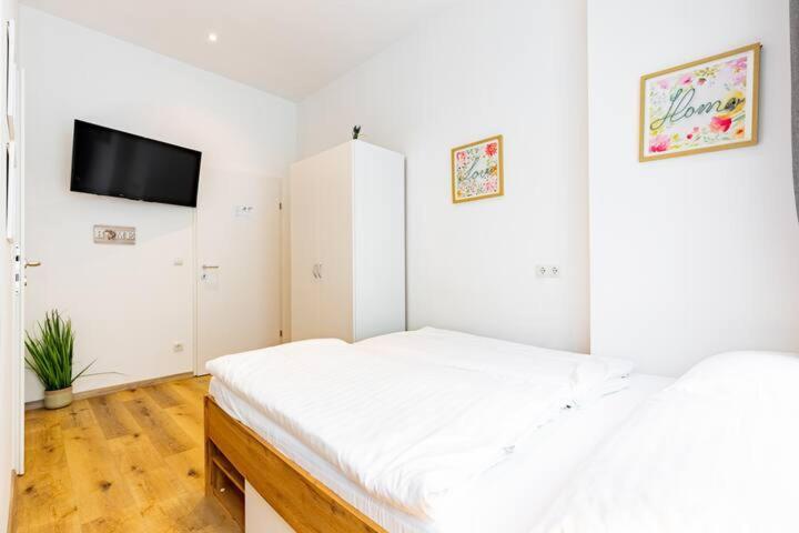 Budget Rooms West With Shared Kitchen Wien Exterior foto
