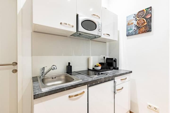 Budget Rooms West With Shared Kitchen Wien Exterior foto