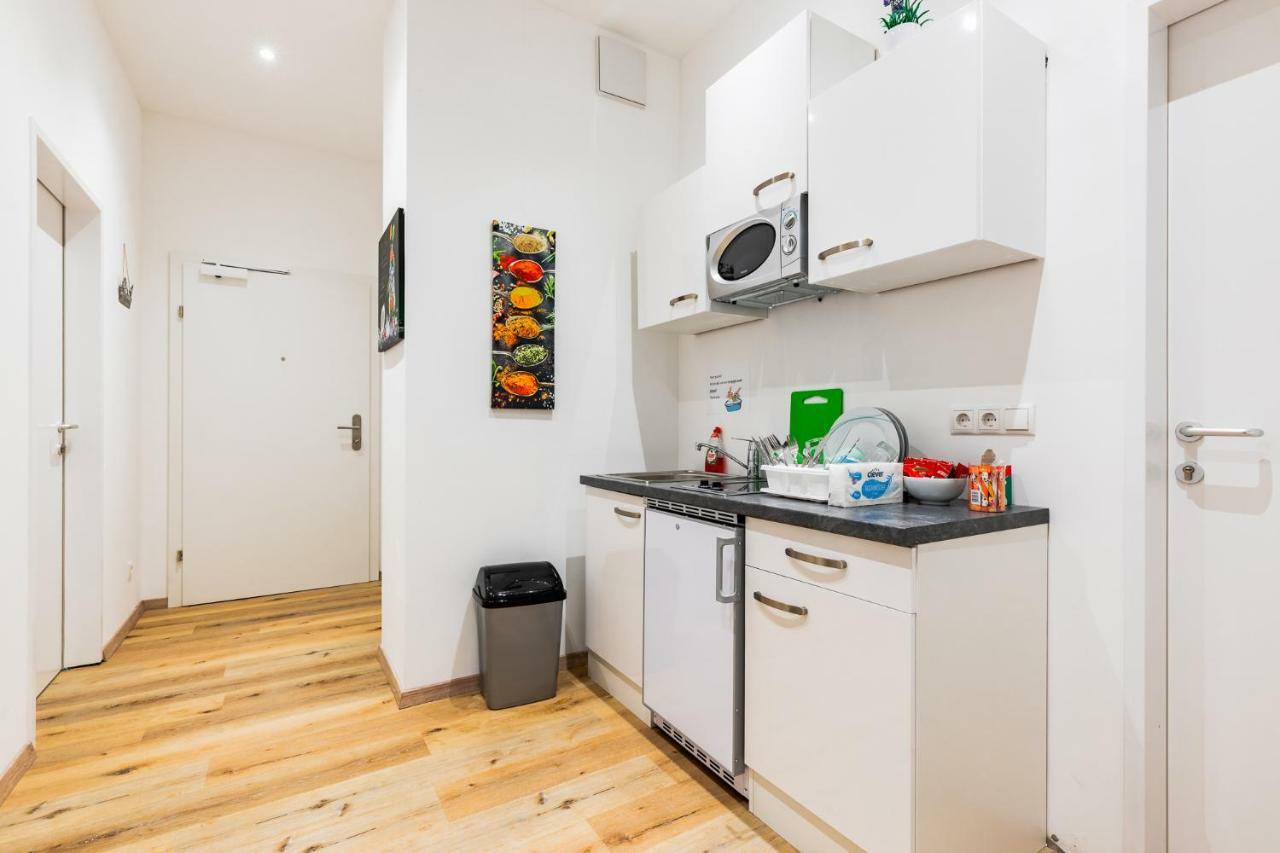 Budget Rooms West With Shared Kitchen Wien Exterior foto