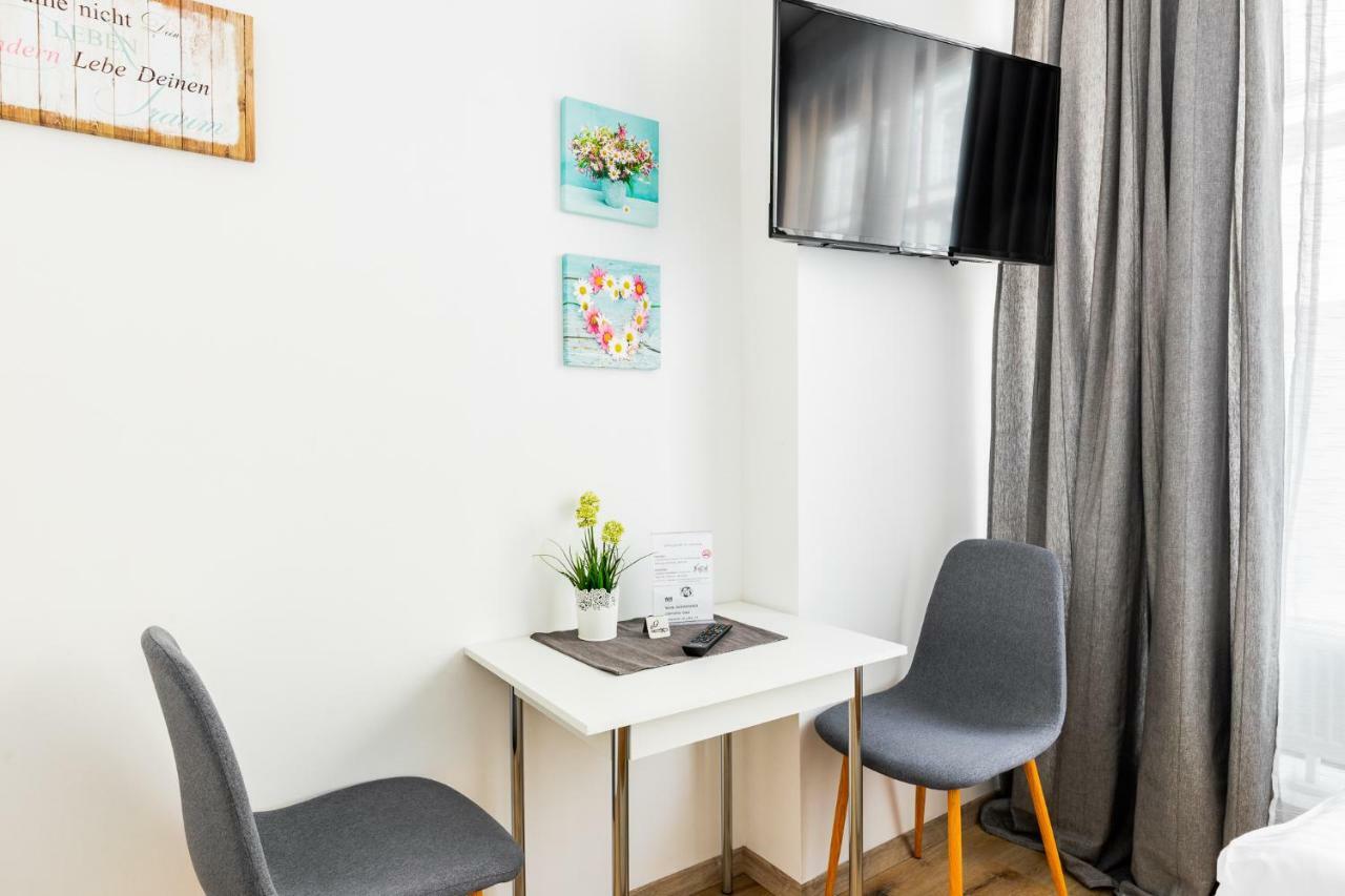 Budget Rooms West With Shared Kitchen Wien Exterior foto