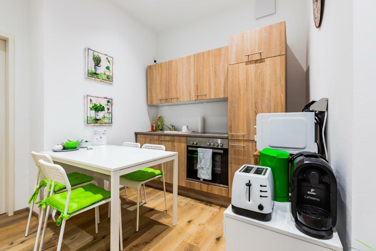 Budget Rooms West With Shared Kitchen Wien Exterior foto