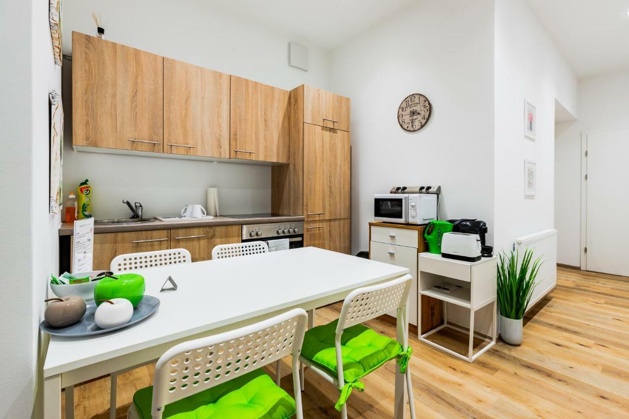 Budget Rooms West With Shared Kitchen Wien Exterior foto